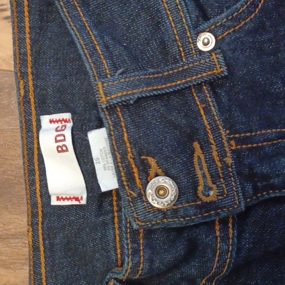 BDG Jeans Size 25 98% Cotton 2% Spandex Made U.S.A. Dark Blue Flare Jean - Picture 3 of 12